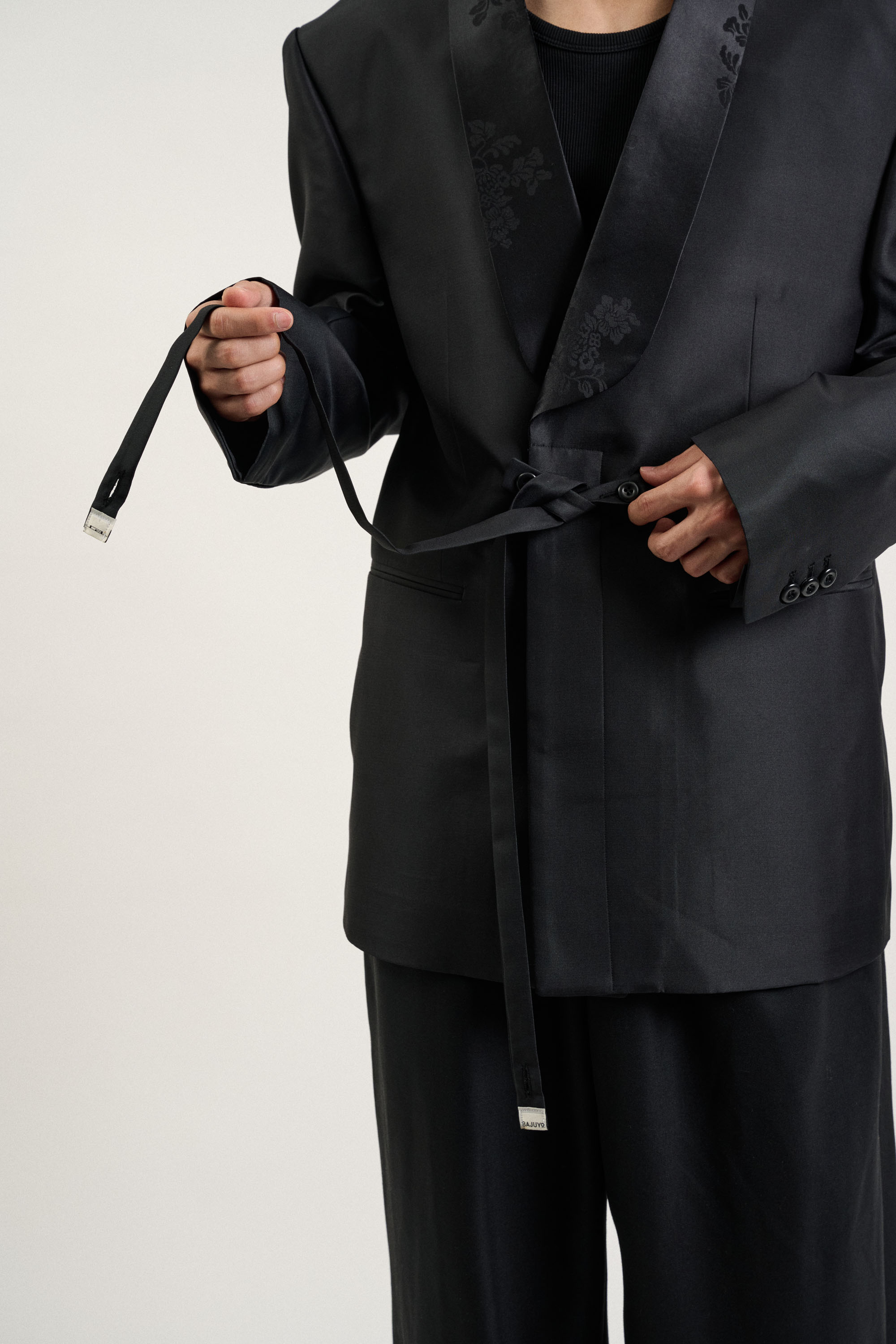 Shawl Collar Silk Blazer - Goreum Type2