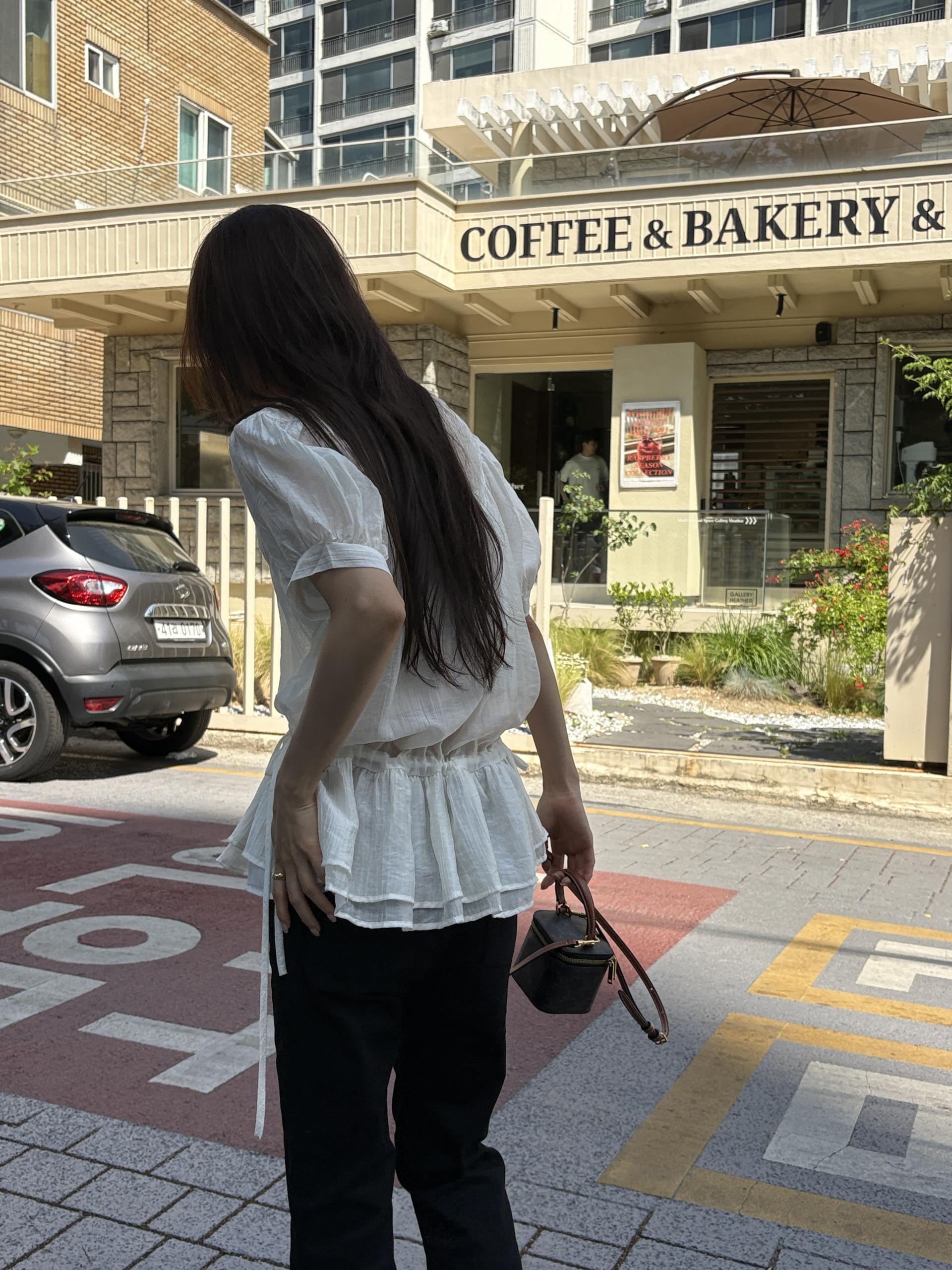 썸머 페플럼 프릴 하프 시스루 퍼프 반팔 블라우스 | 2color