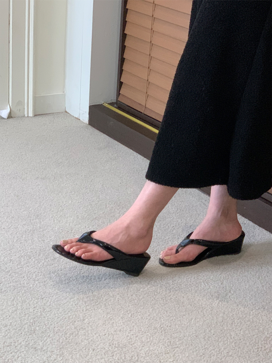 에나멜 레더 쪼리 여성 여름 발편한 키높이 웨지 6cm 미들 샌들 뮬힐 (아이보리, 실버, 블랙)