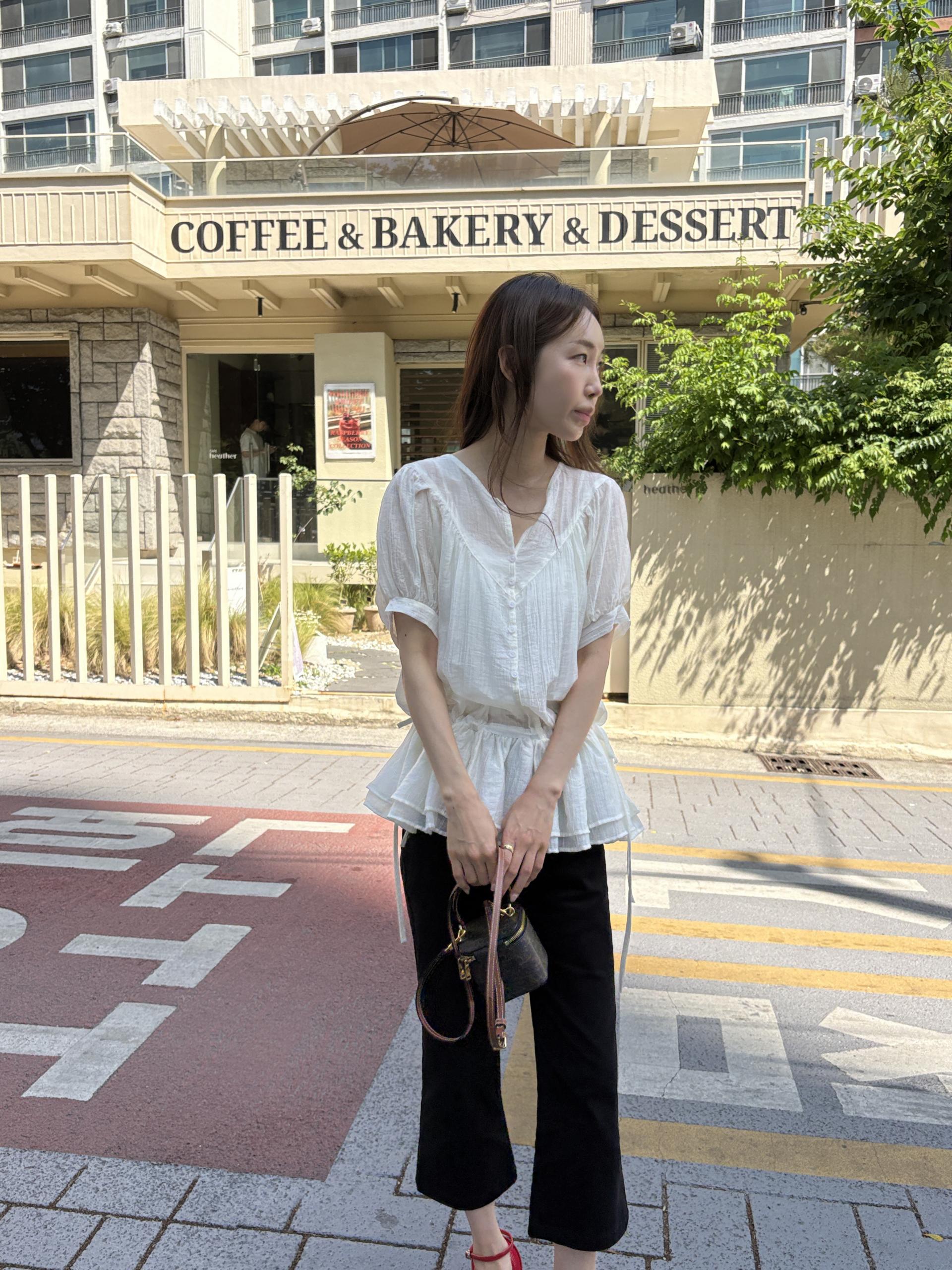 썸머 페플럼 프릴 하프 시스루 퍼프 반팔 블라우스 | 2color