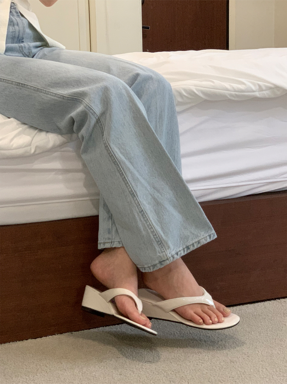 에나멜 레더 쪼리 여성 여름 발편한 키높이 웨지 6cm 미들 샌들 뮬힐 (아이보리, 실버, 블랙)