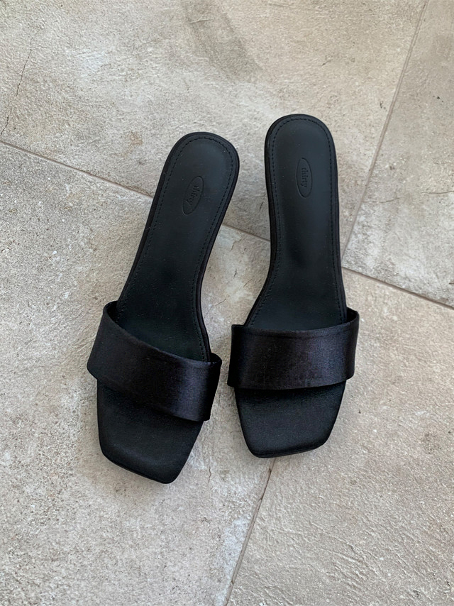 새틴 공단 레더 토오픈 여름 발편한 5cm 미들 뮬 샌들힐 | 2color