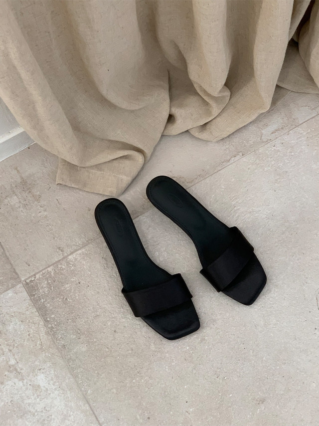 새틴 공단 레더 토오픈 여름 발편한 5cm 미들 뮬 샌들힐 | 2color