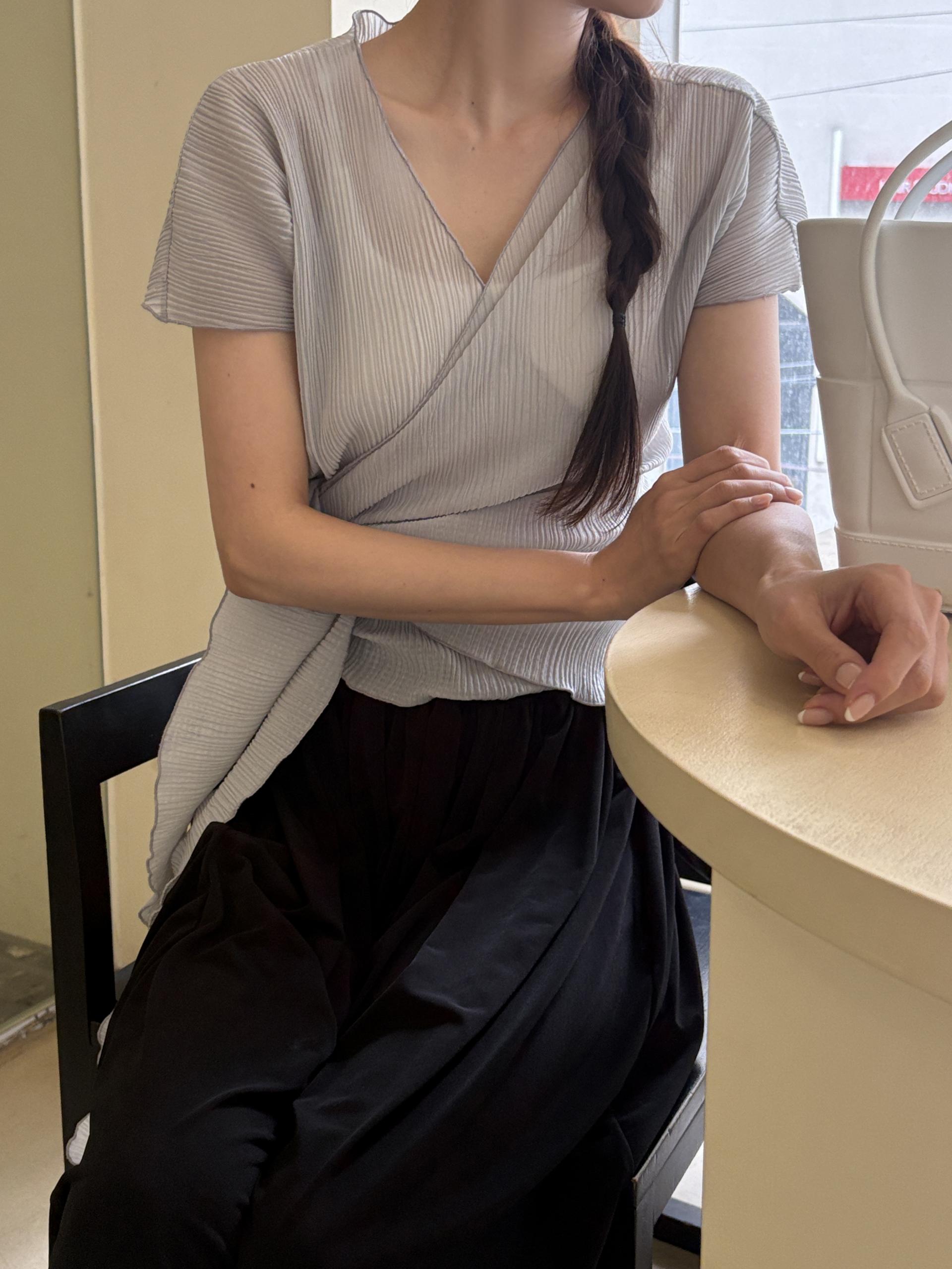 랩 플리츠 라인 브이넥 여름 캡 반팔 블라우스 | 2color