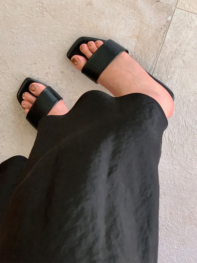 새틴 공단 레더 토오픈 여름 발편한 5cm 미들 뮬 샌들힐 | 2color