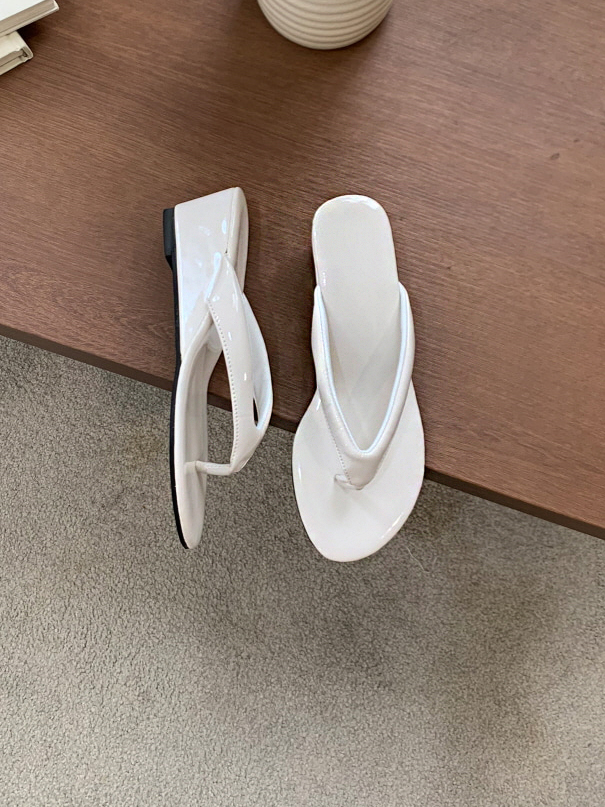 에나멜 레더 쪼리 여성 여름 발편한 키높이 웨지 6cm 미들 샌들 뮬힐 (아이보리, 실버, 블랙)
