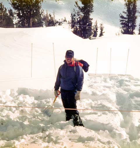 캘리포니아 대학교 산타바바라 수문학 전공 시절 필립 안 커디(Philip Ahn Cuddy)의 모습