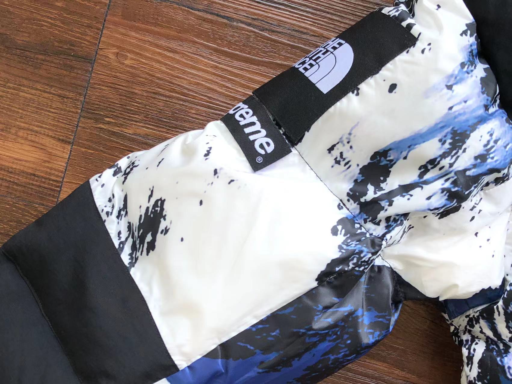 슈프림 x 노스페이스 레플리카