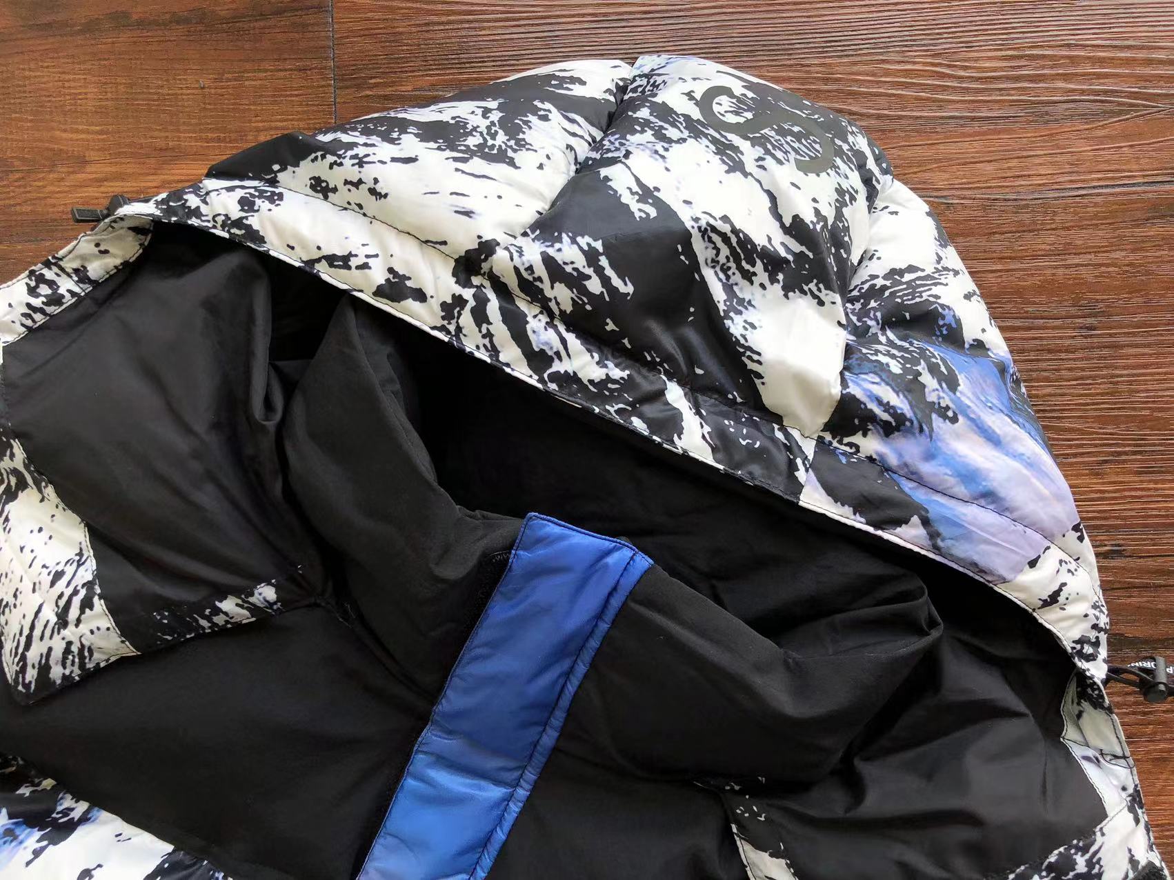 슈프림 x 노스페이스 레플리카