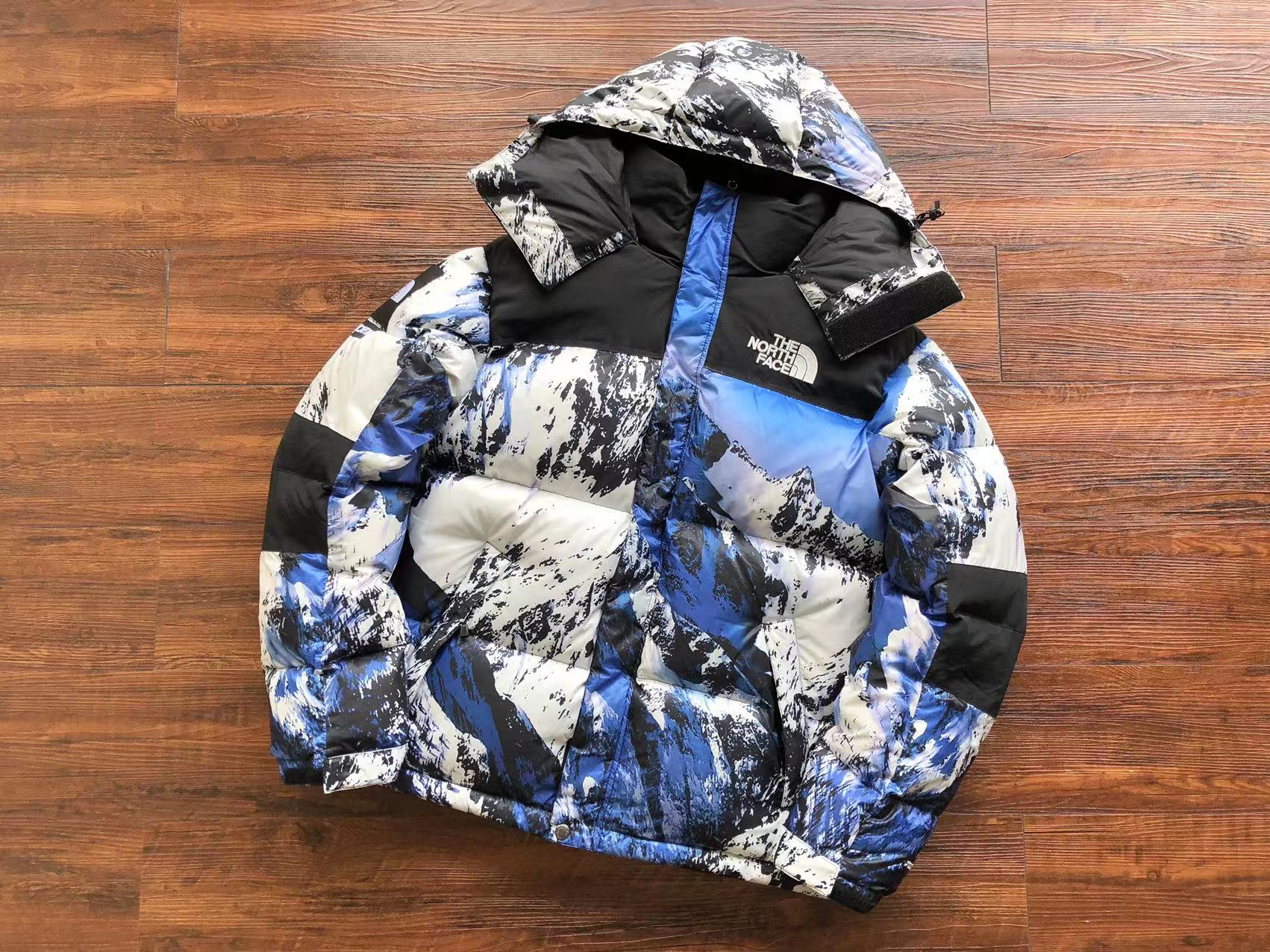 슈프림 x 노스페이스