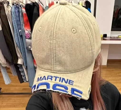 Martine Rose 마틴 로즈 컷 피크 로고 베이스볼 캡