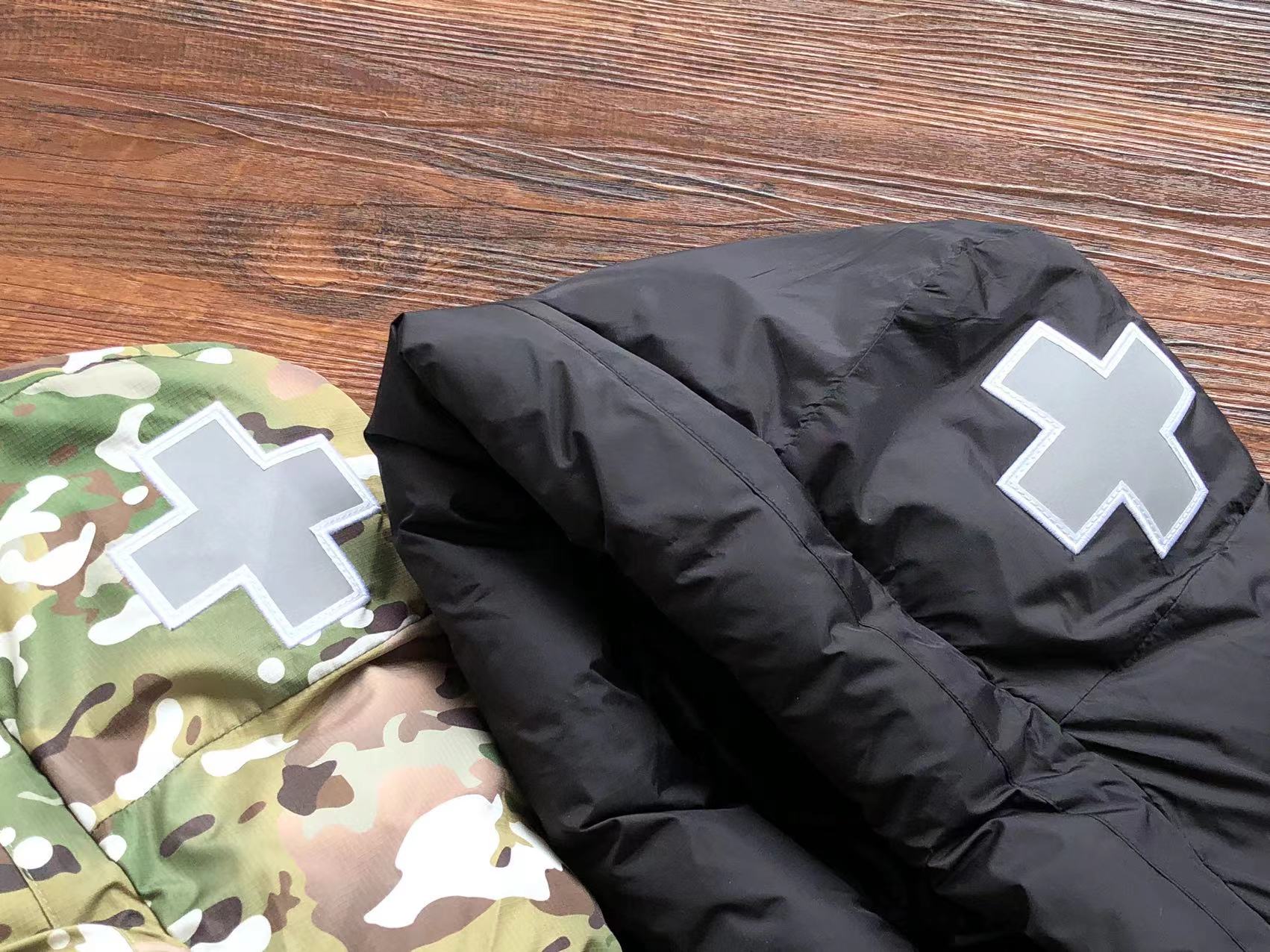 슈프림 x 노스페이스 패딩