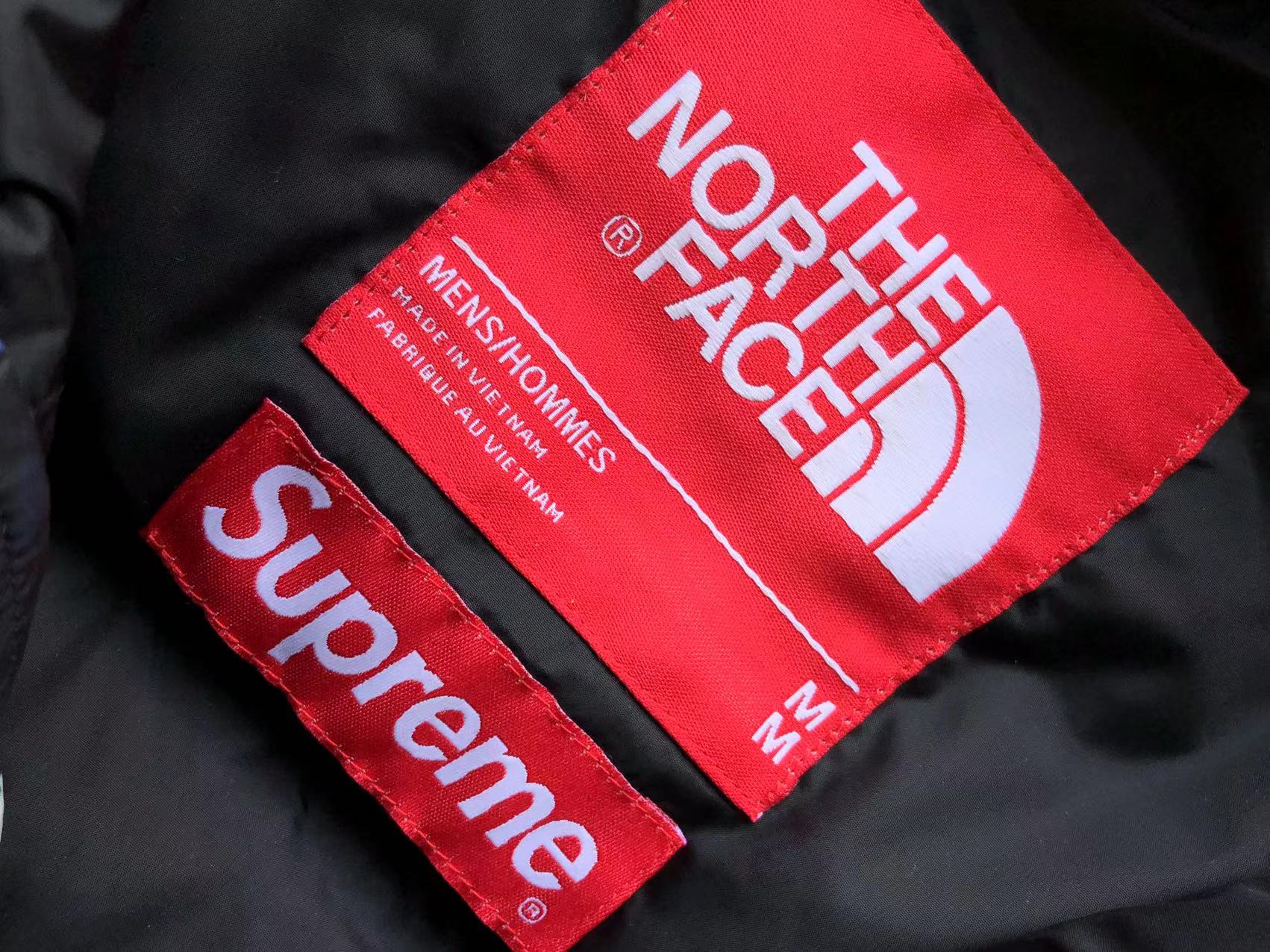 슈프림 x 노스페이스