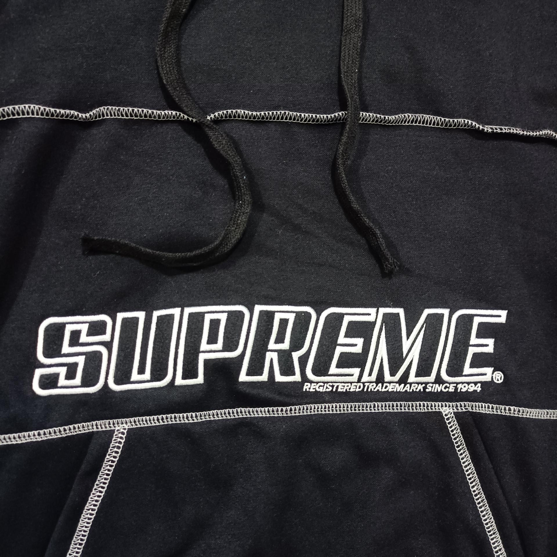 슈프림 커버스티치 스웨트