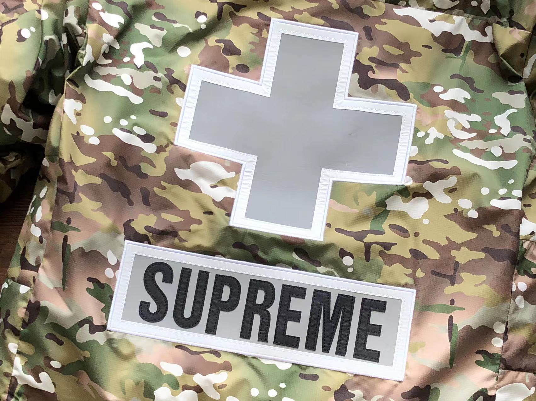 슈프림 x 노스페이스