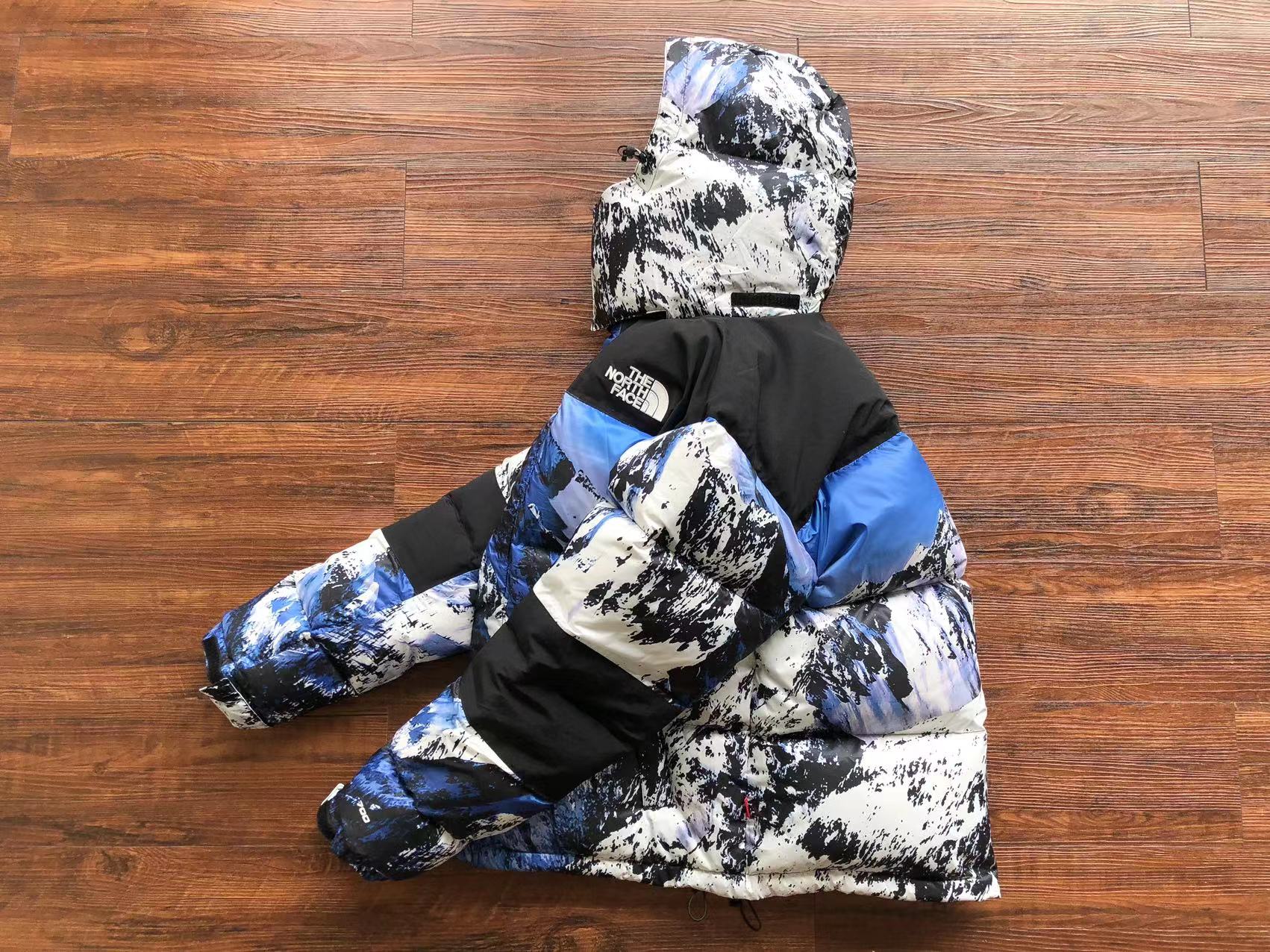 슈프림 x 노스페이스