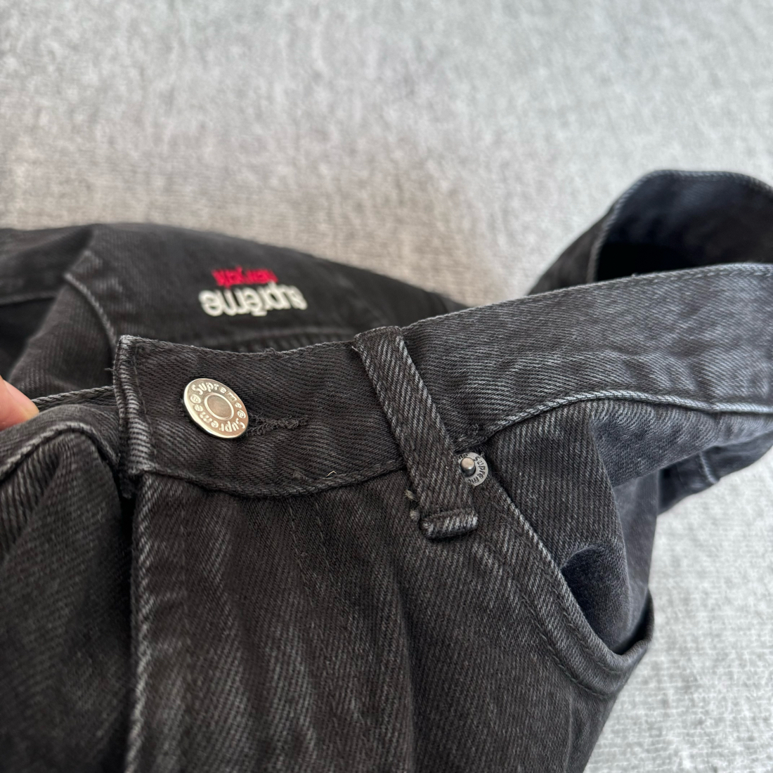 Supreme Baggy Jean Washed black