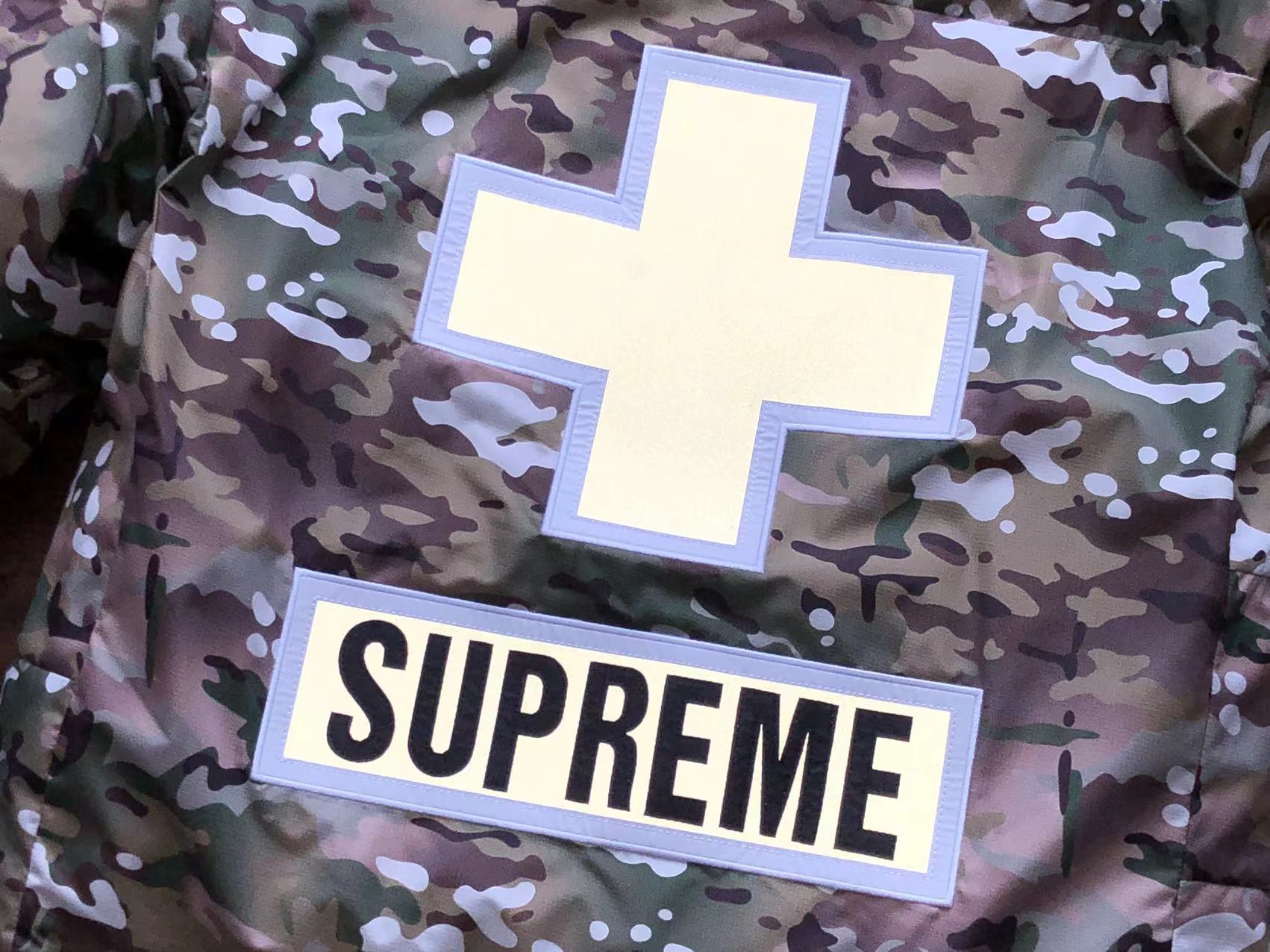 슈프림 x 노스페이스