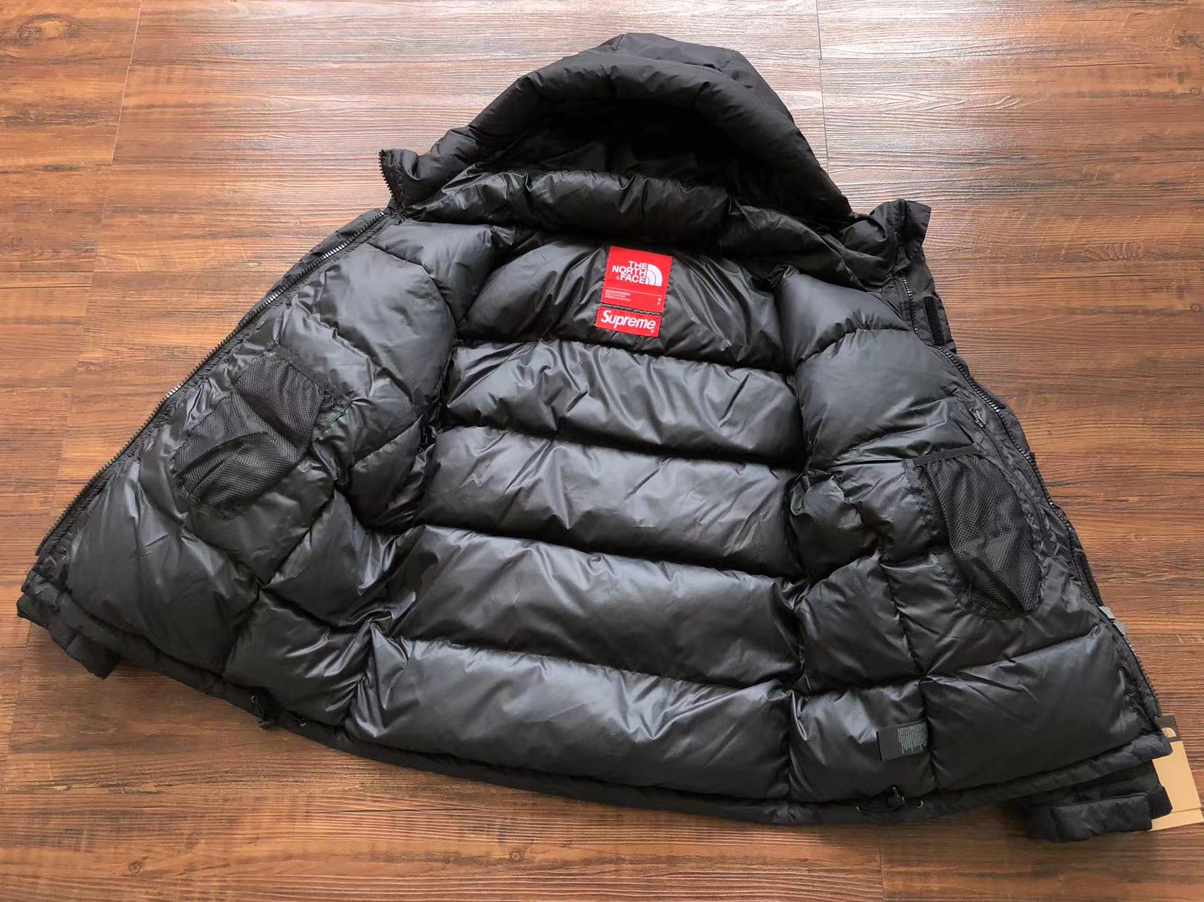 슈프림 x 노스페이스