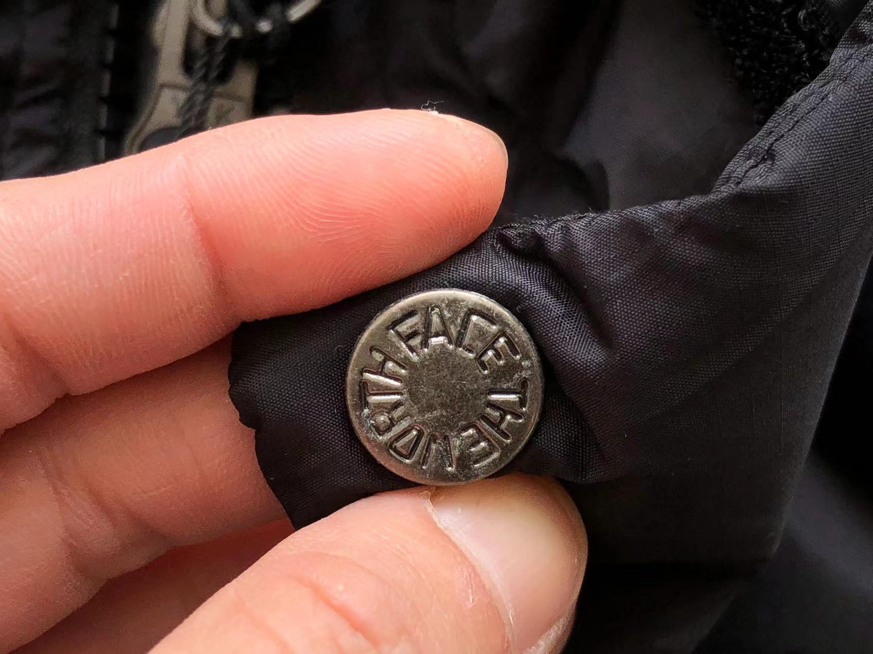 슈프림 x 노스페이스 패딩