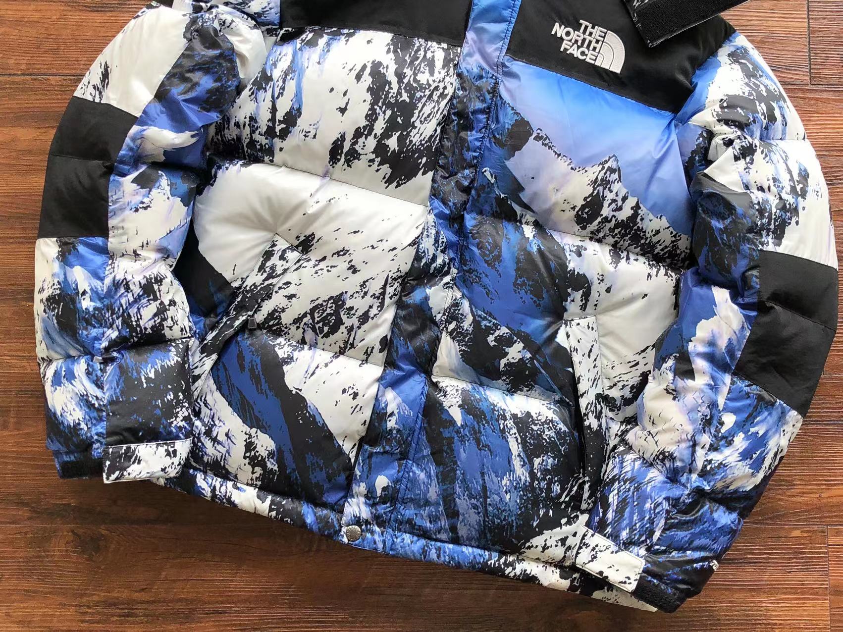 슈프림 x 노스페이스