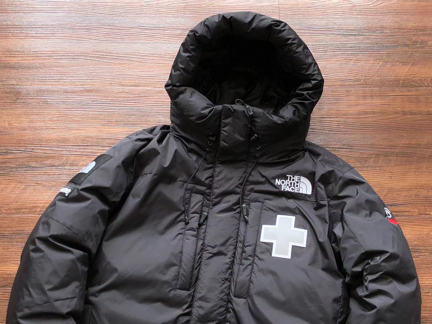 슈프림 x 노스페이스 레플