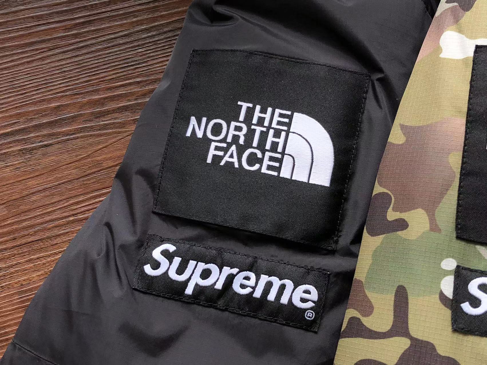 슈프림 x 노스페이스 레플