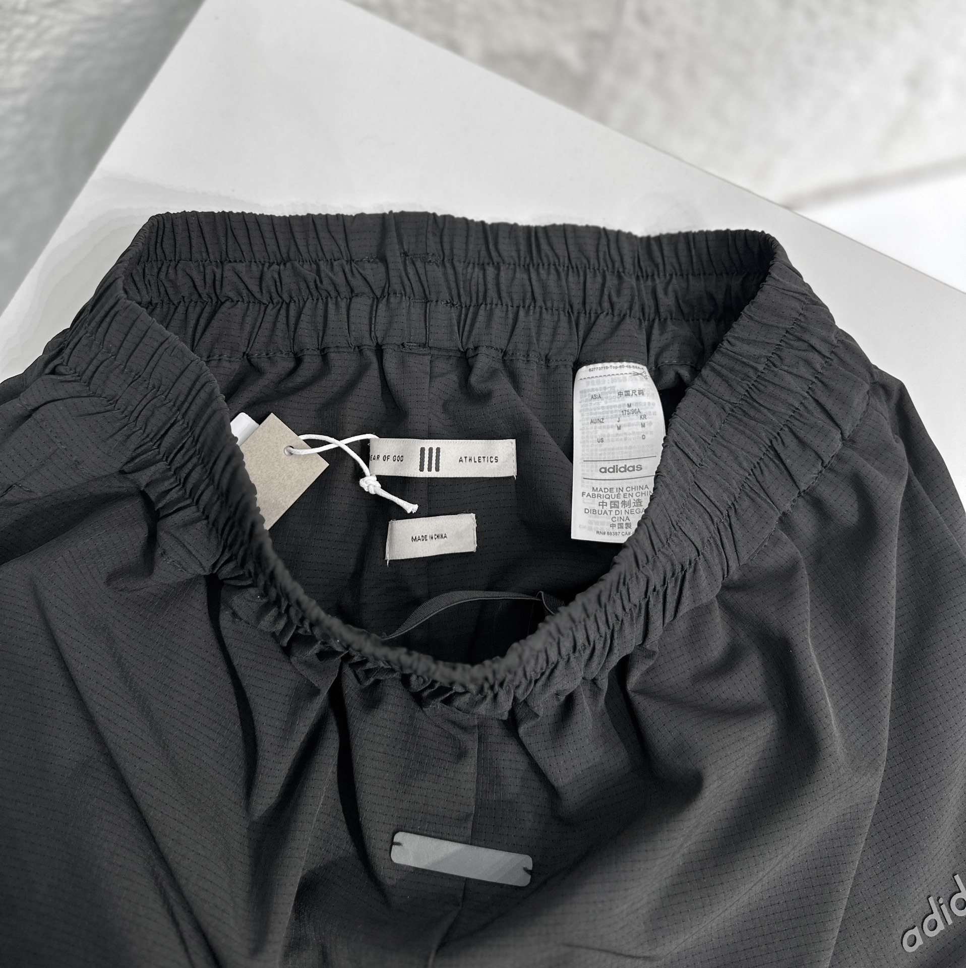 아디다스 x 피어 오브 갓 애슬레틱스 스트레치 우븐 러닝 쇼츠 블랙