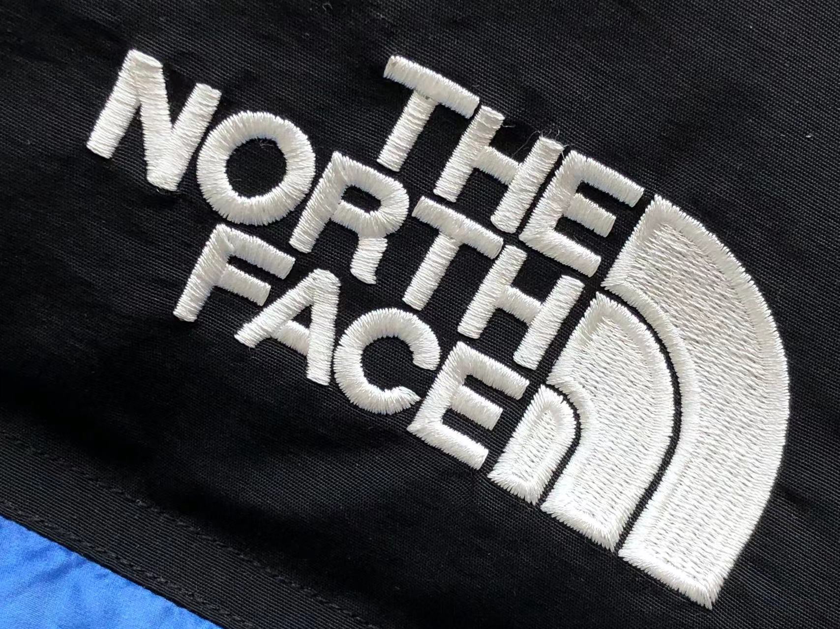 슈프림 x 노스페이스 패딩