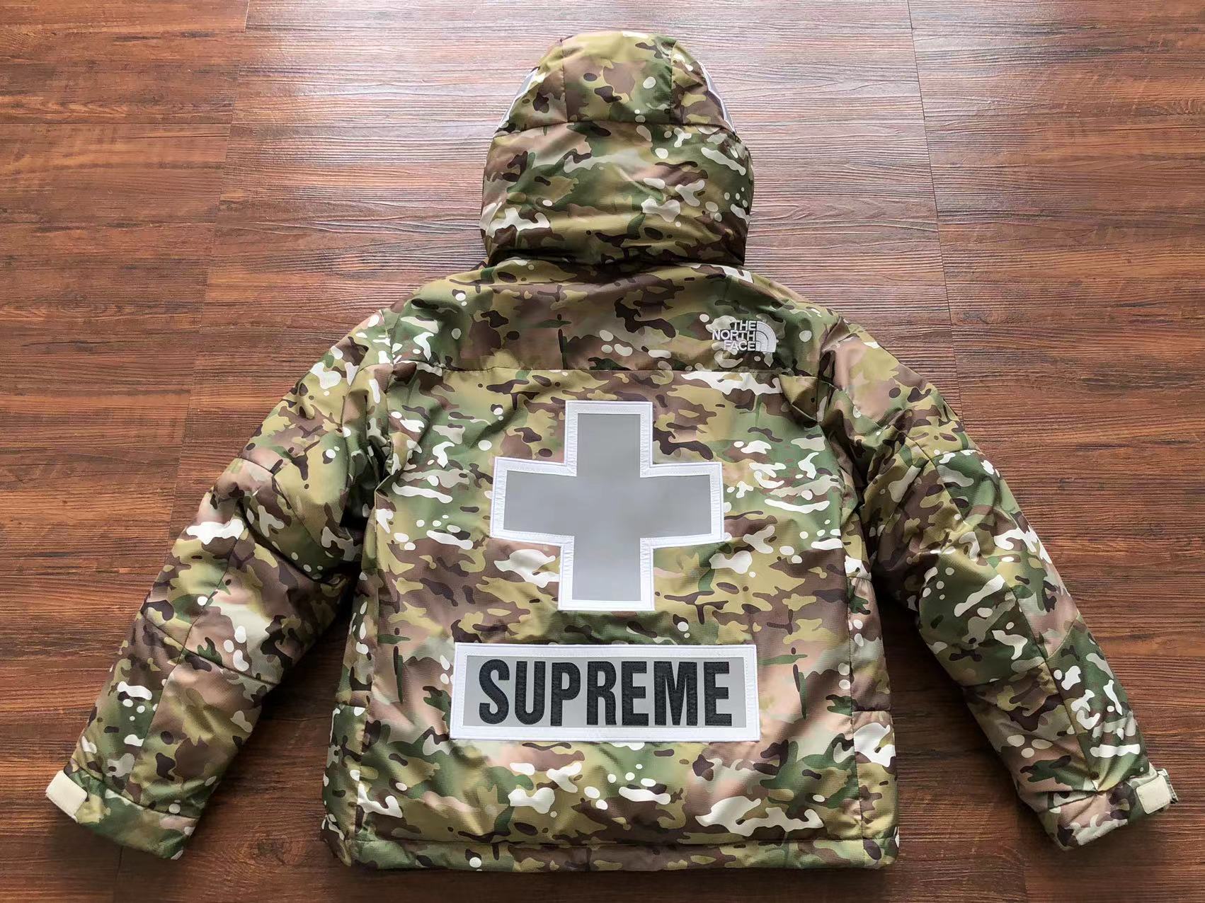 슈프림 x 노스페이스