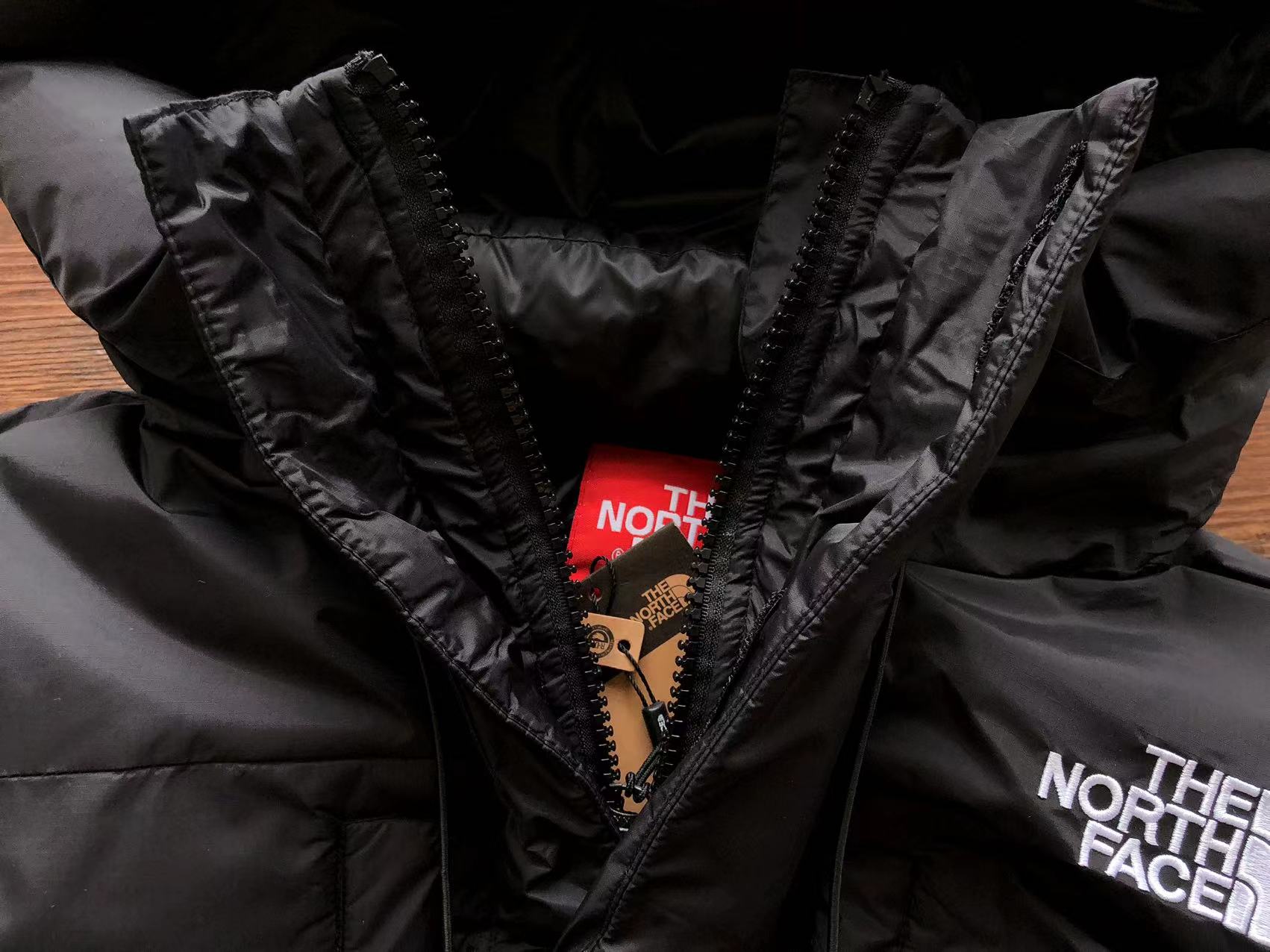 슈프림 x 노스페이스 패딩