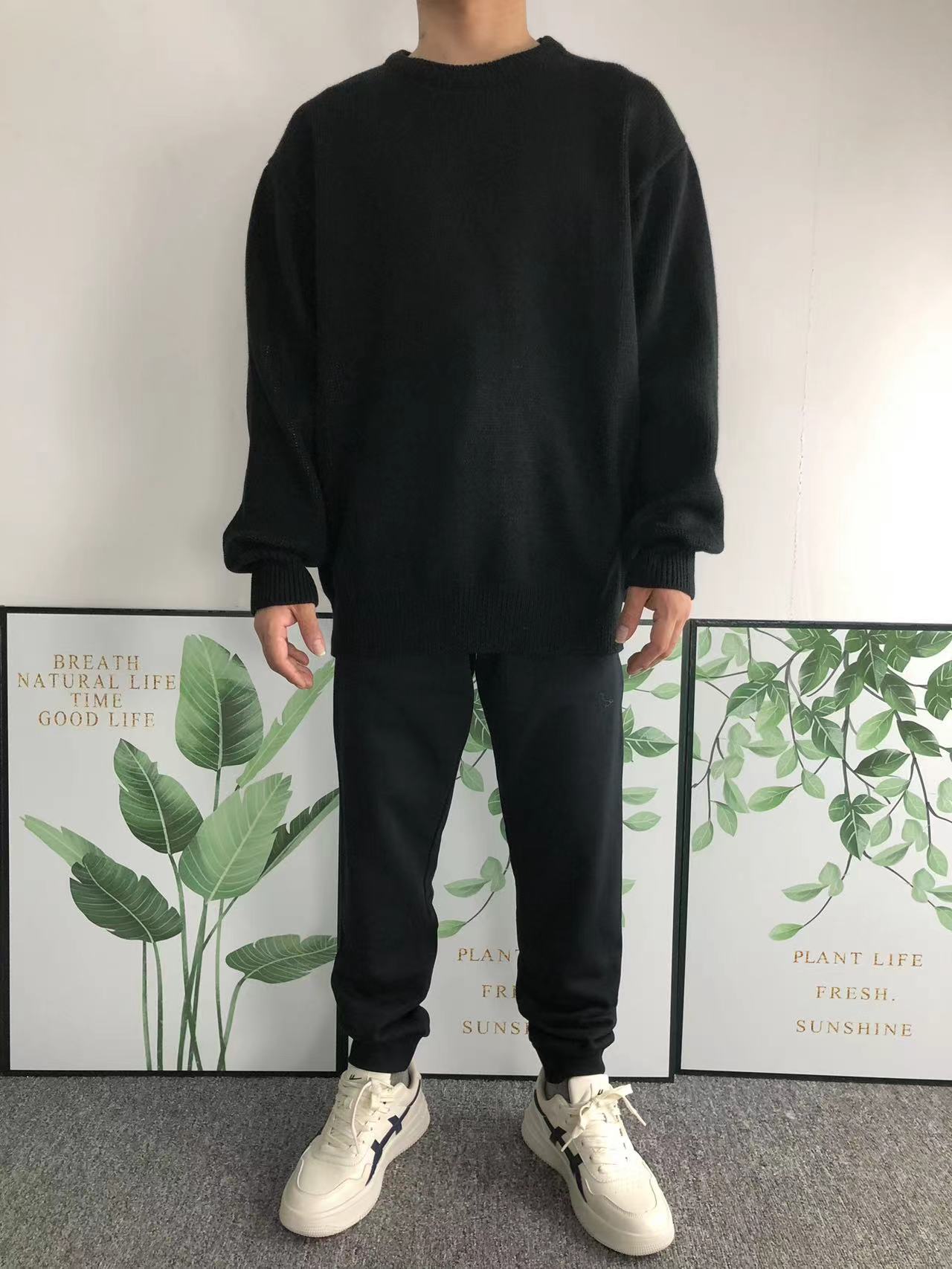 170cm 55kg i wear size M in the photo