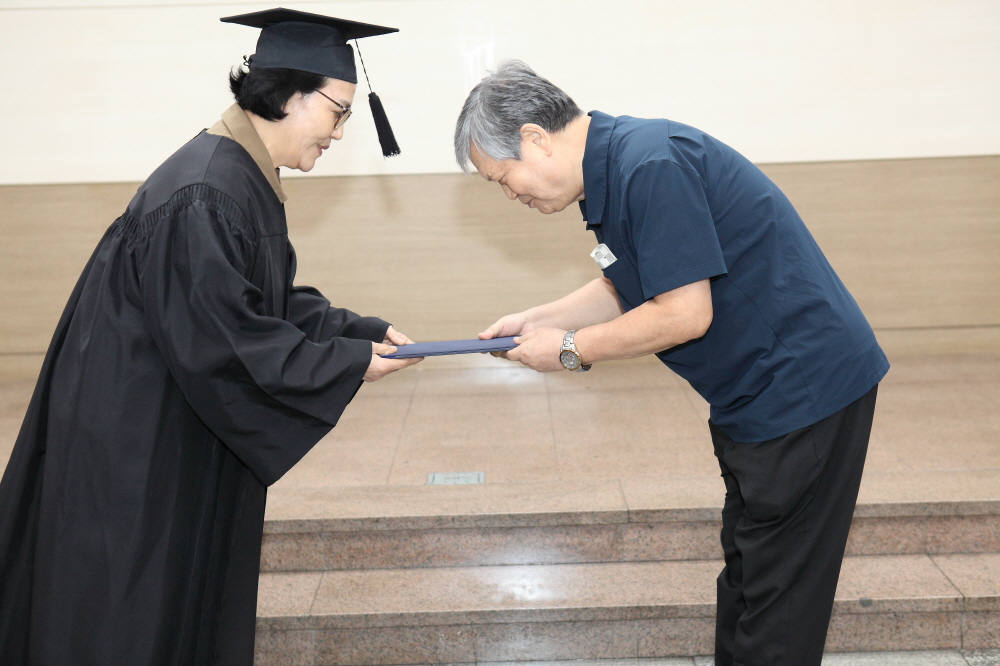1090d432d19ce.jpg