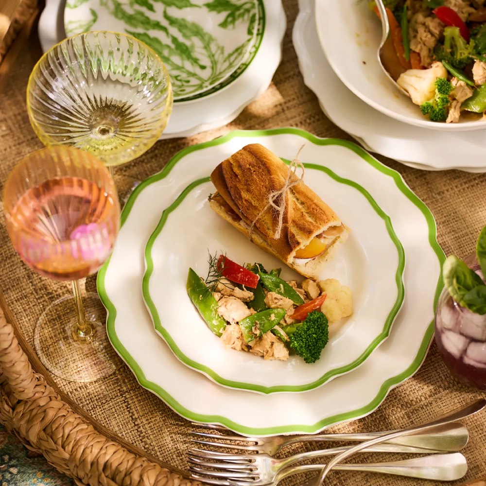 Stella Scalloped Verde Dinner Plate 디너 플레이트