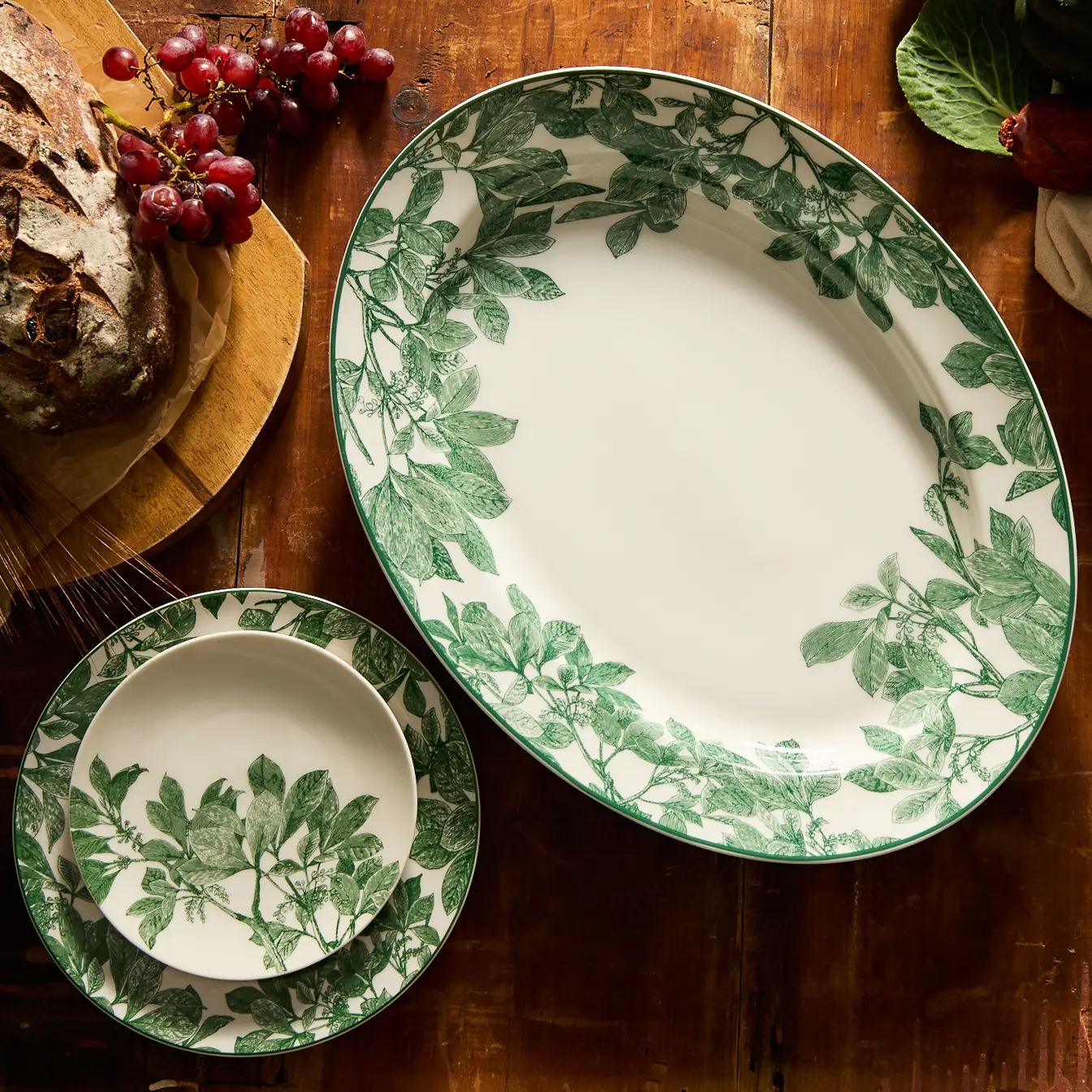 Arbor Green Large Oval Rimmed Platter (Caskata) 오벌 도자기 플래터