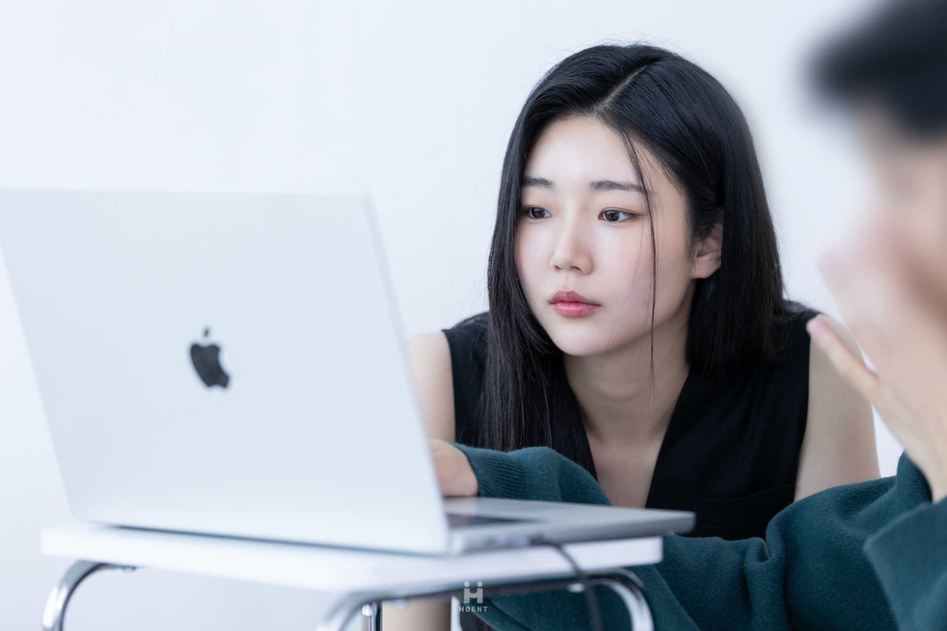 이승현 프로필_비하인드_가로 4_1.png