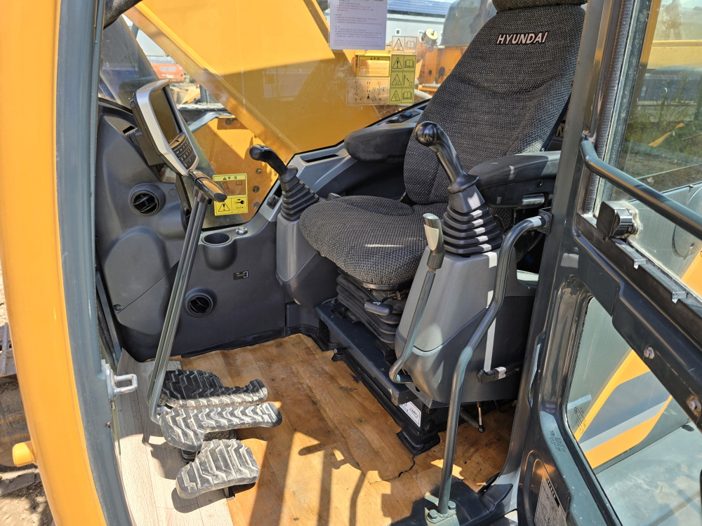 b586f5d296e74.jpg