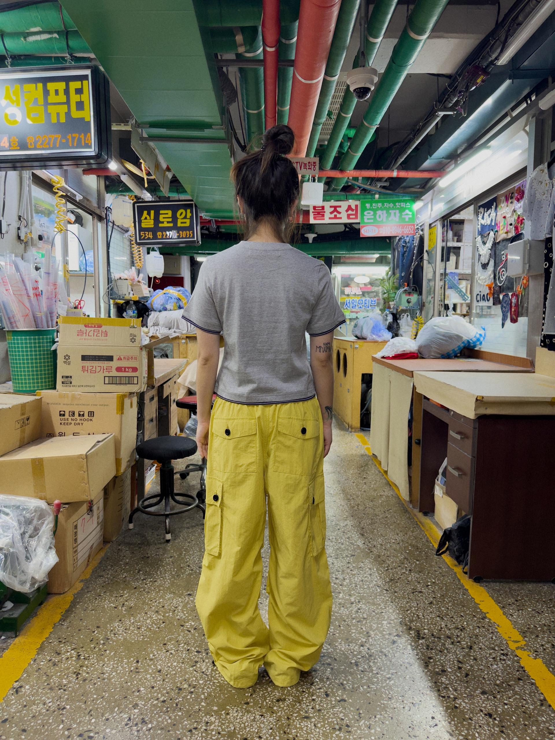 8 Buttons Parachute Nylon Pants (YELLOW)