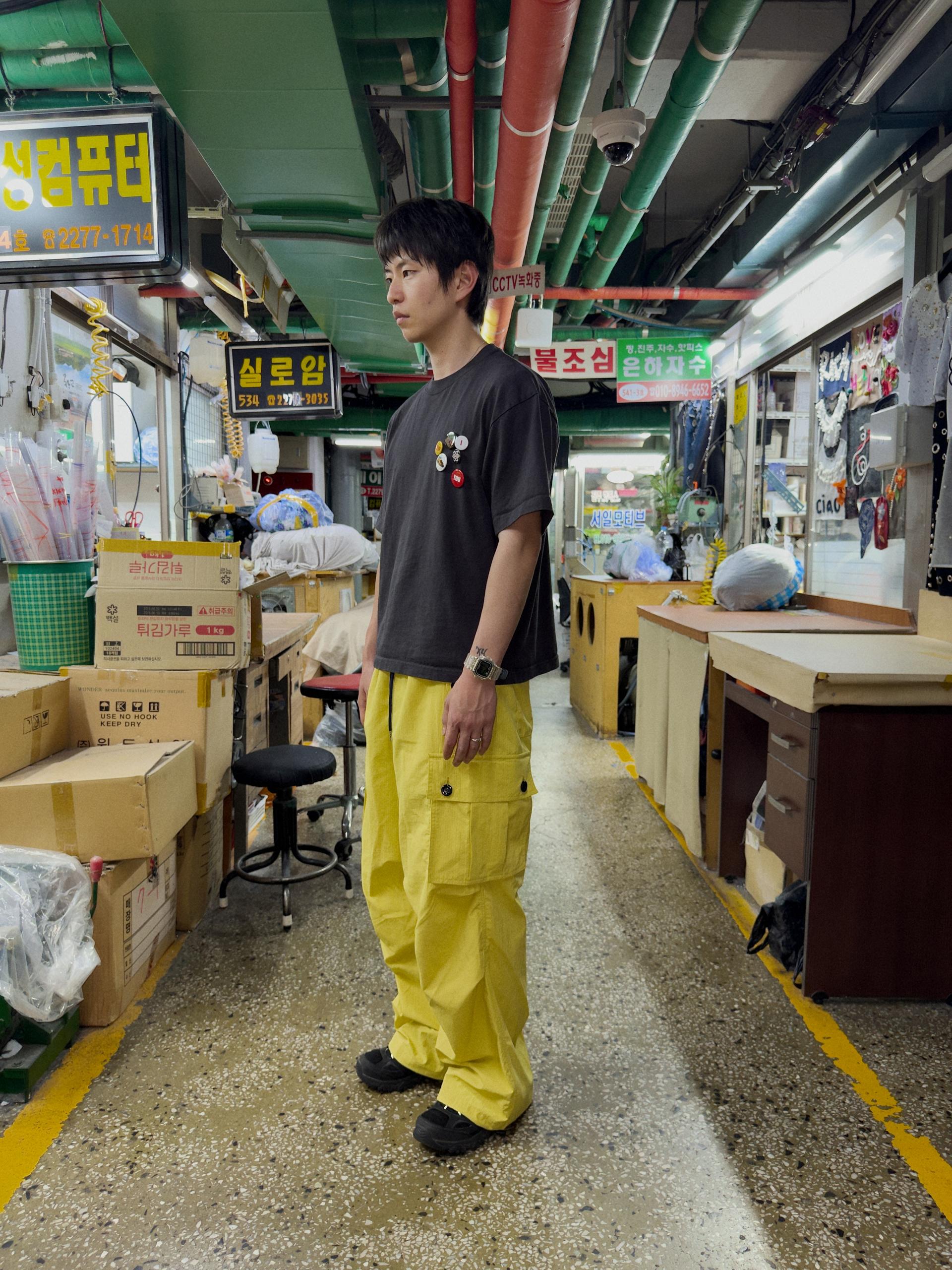 8 Buttons Parachute Nylon Pants (YELLOW)