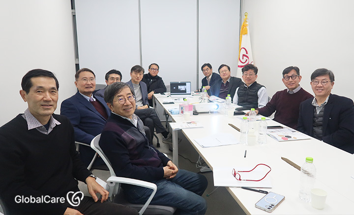 사무총회 종료 후 모든 참석자들과 함께