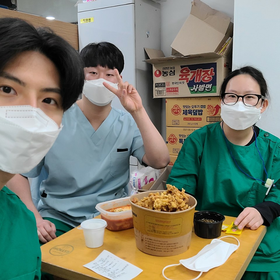 평택 박애병원 음식 지원 받은 의료진들