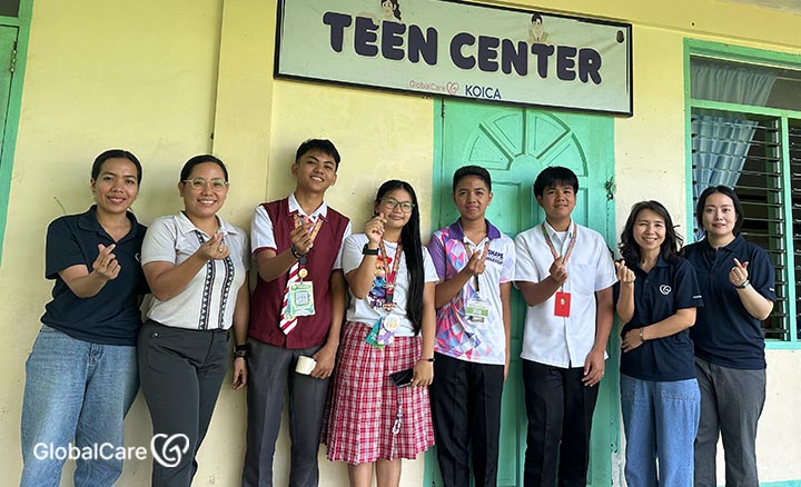 인터뷰를 마친 후 교내 틴센터 앞