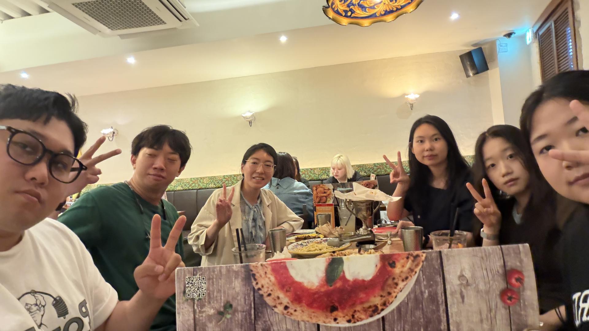 2f5645760ec76.jpeg