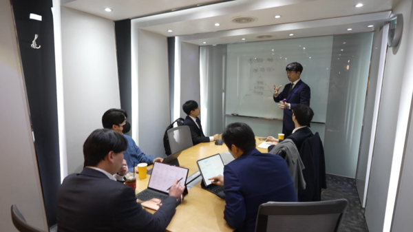 ▲ 금융교육에 앞장서고 있는 큐코노믹스 이민규 대표