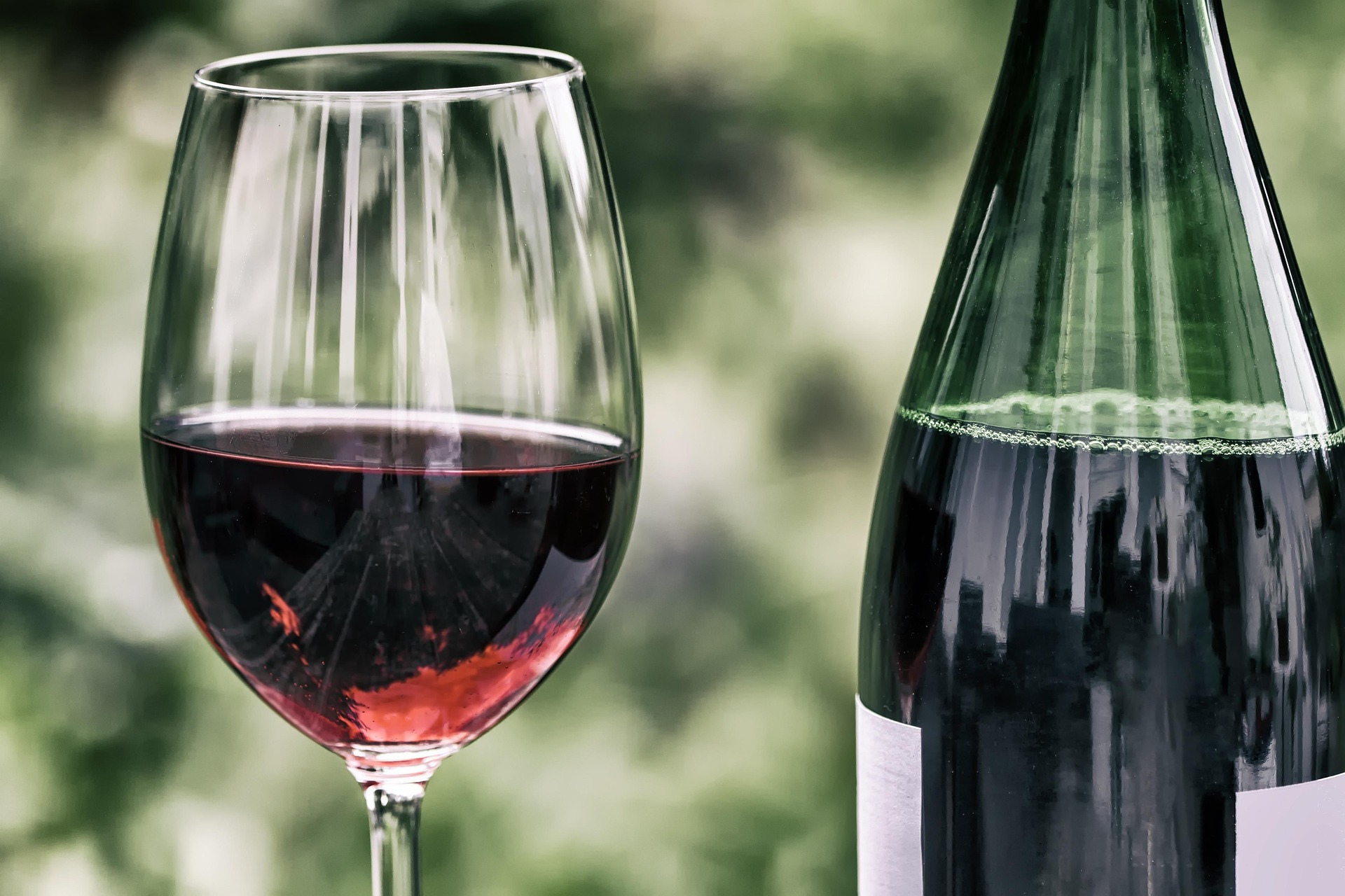 wine-2408620_1920.jpg