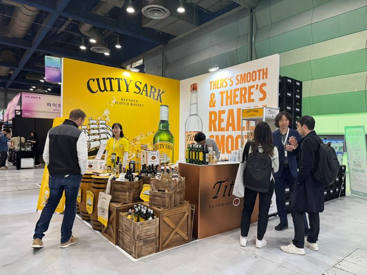[서울=뉴시스] 대한민국 맥주산업 박람회(KIBEX) 2025에 하이트진로가 커티삭 위스키 부스를 꾸렸다. (사진=동효정 기자) 2025.04.10. vivid@newsis.com *재판매 및 DB 금지