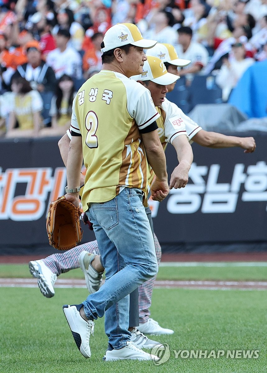 빙그레 창단 멤버의 시구