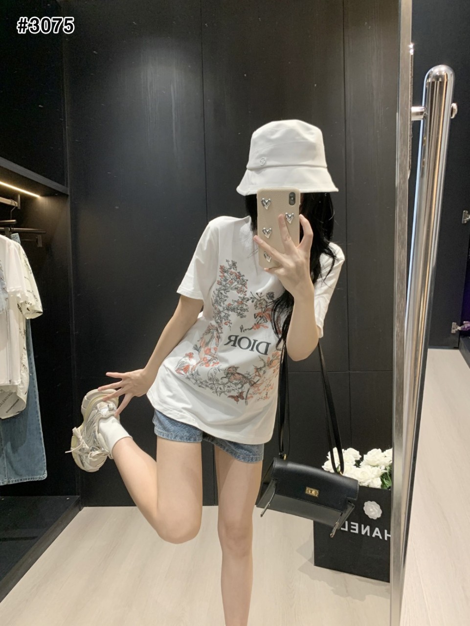 디올 플라워 로고 자수 티셔츠
