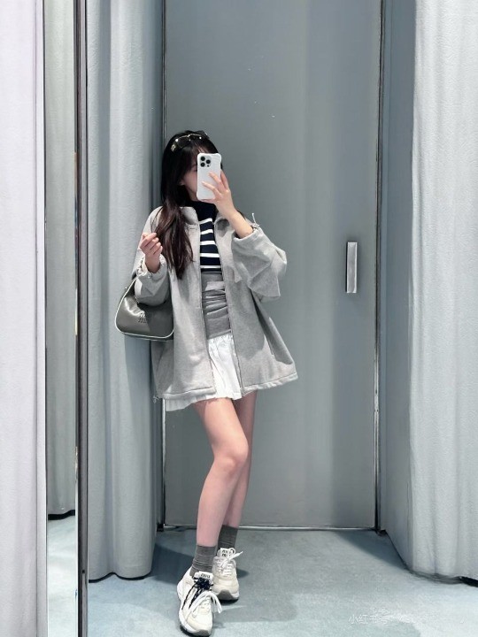 미우미우 26 퍼포먼스 스트링 집업