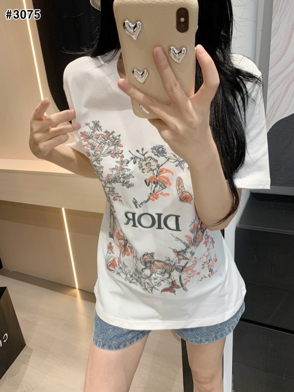 디올 플라워 로고 자수 티셔츠
